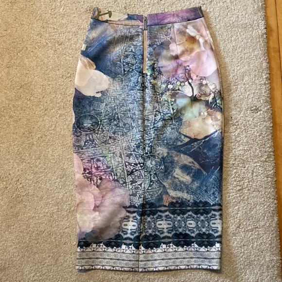 SINDA Ted Baker Floral Midi Neoprene Skirt - Picture 3 of 6